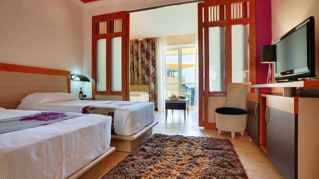 الفندق بارسلو تيران ريزورت - شرم الشيخ